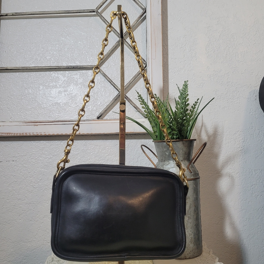 Vintage Coach 9925 Carnival Black Leather Crossbody Shoulder Bag with Gold Strap